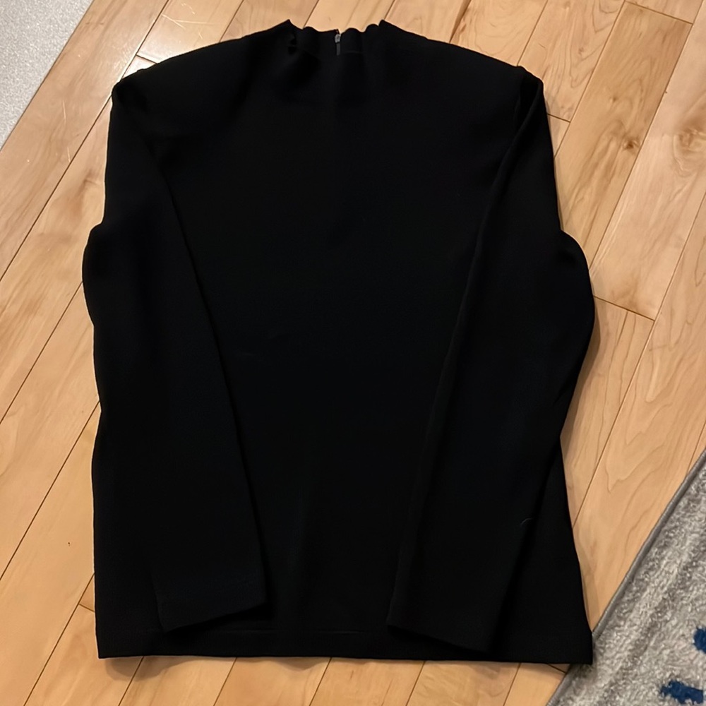 Vintage St. John knit Mock T L/S top in black knit size Large